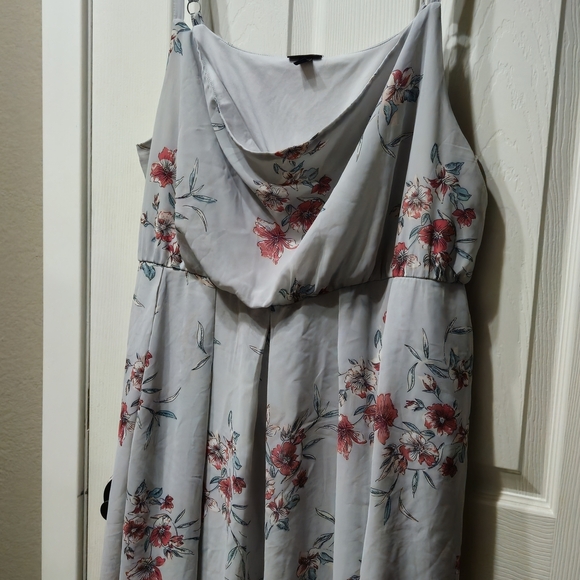 torrid Dresses & Skirts - Torrid Gray Floral Maxi Dress